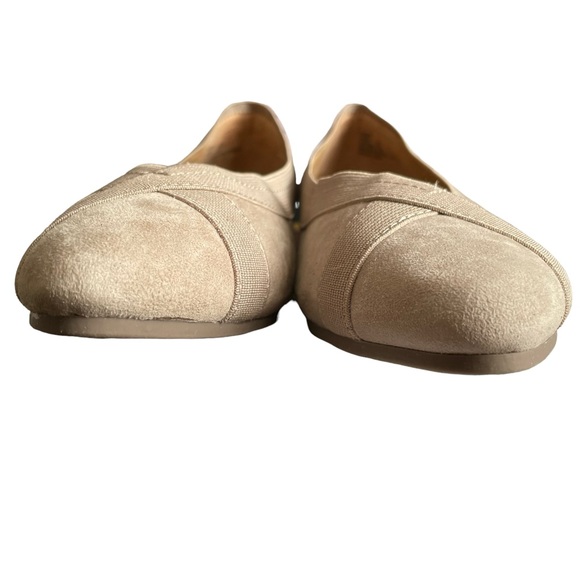 Me Too Women’s Taupey Suede Pointed Toe Reign Flat, Size 9, EUC! - Picture 6 of 9